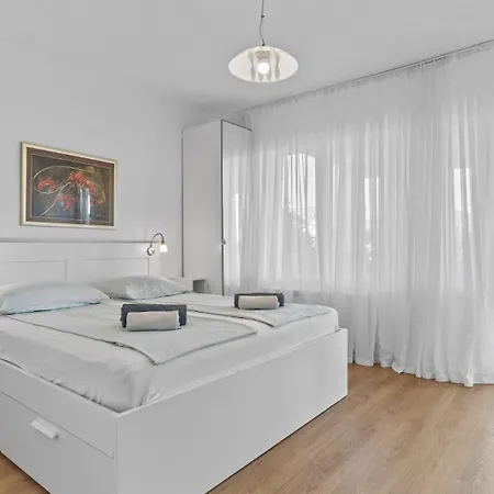 Petrinic-sea View & Pool By Guide Apartamento *