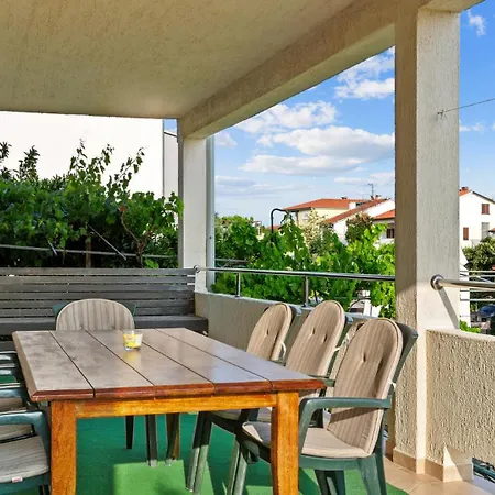 Petrinic-sea View & Pool By Guide * Pula