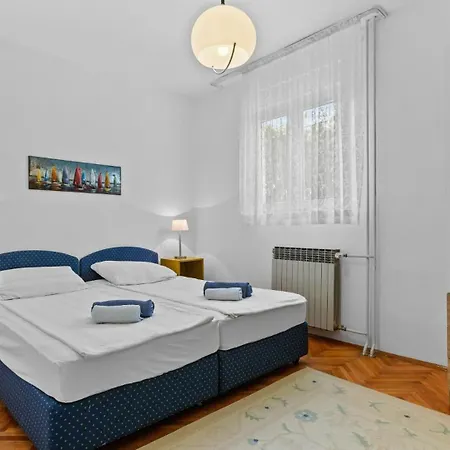 Petrinic-sea View & Pool By Guide Apartment
